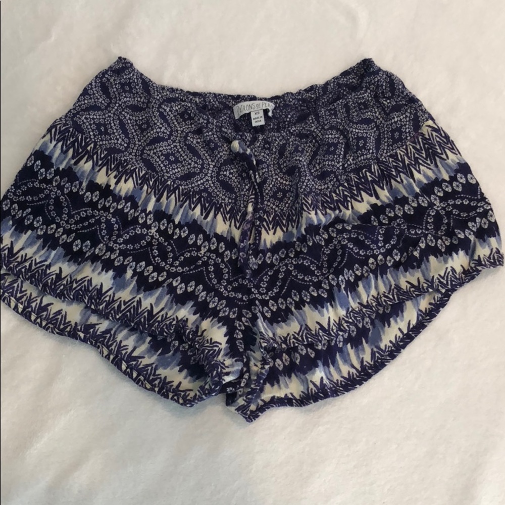 Patterned flowy shorts